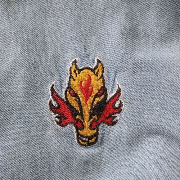 Texx Canada Light Wash NHL Calgary Flames Denim Button Down Shirt Men's Medium - Picture 9 of 14